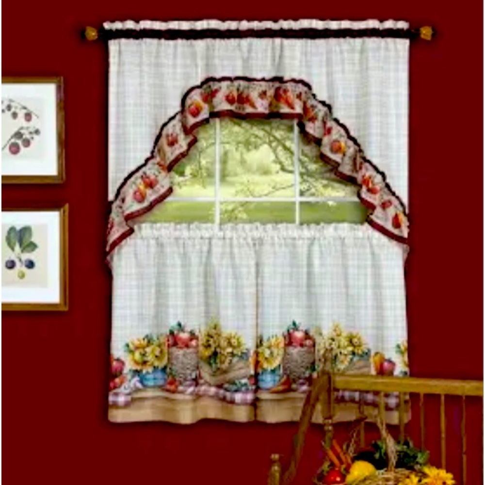 Apples and Sunflowers Motif Farmer’s Market Curtains Nwt Tier and swag